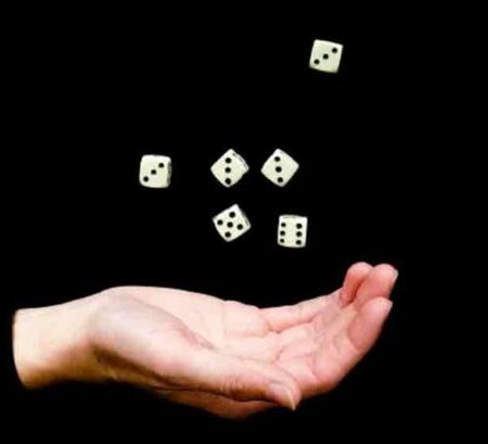Hot Hands, Cold Machines: Understanding Gambler’s Fallacy in Casino Play