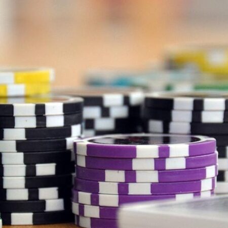 Master the Art of Bluffing in Poker: An Expert’s Guide