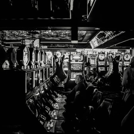 The Psychology of Slot Machines: How They Hook You In