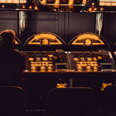 10 Slot Machine Strategies to Increase Your Winnings